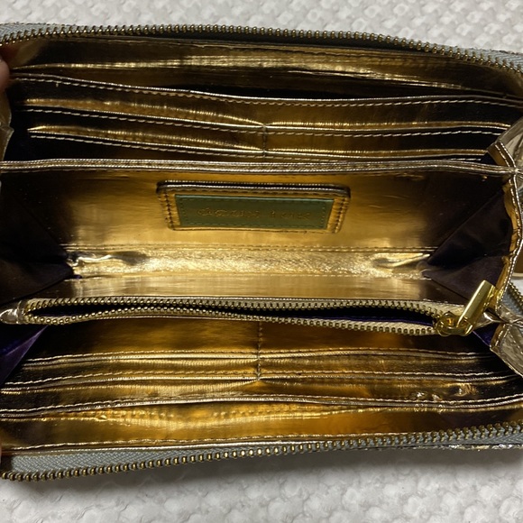 Deux Lux Silver Wallet Faux Pearl Sequence. Gently Used. Functional and Stylish - Picture 4 of 17